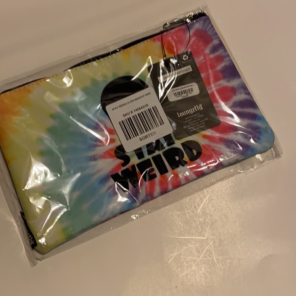 Loungefly zipper pouch - Picture 2 of 2